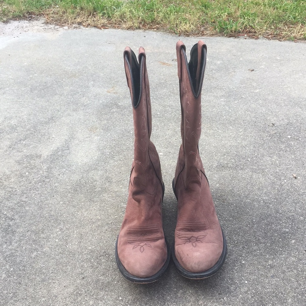 Brown cowgirl boots